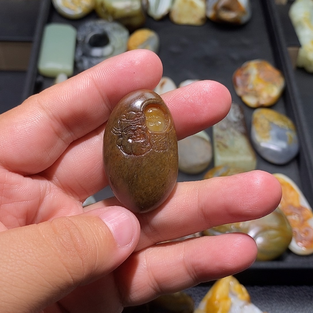 太***急和田玉未镶嵌颈饰