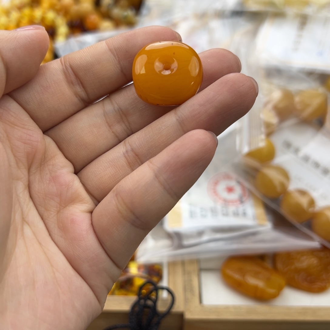 琥珀珠宝奇石未镶嵌