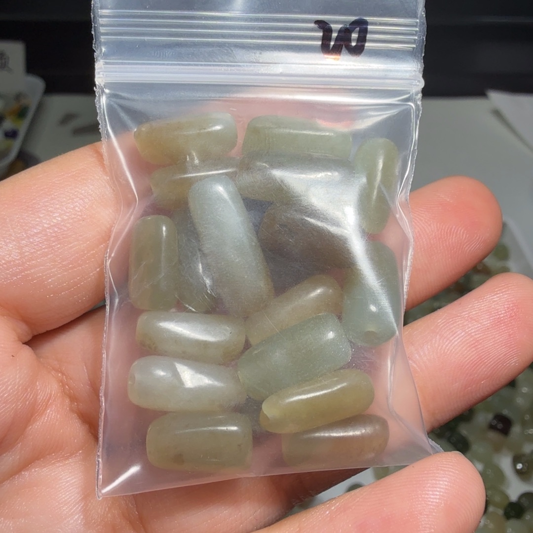 和田玉未镶嵌珠宝奇石