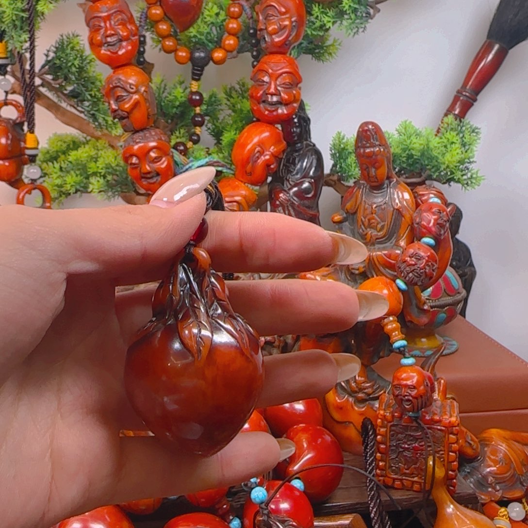 琥珀裸石未镶嵌手把