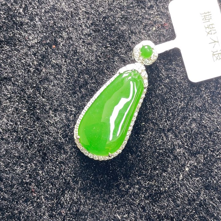 翡翠颈饰未镶嵌36，