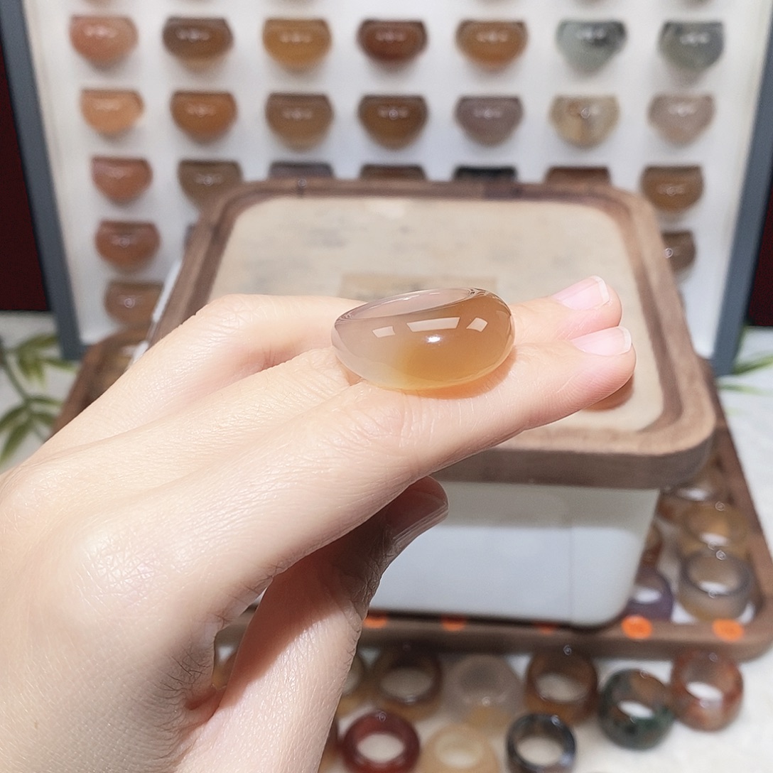 阿***盐玛瑙/玉髓未镶嵌戒指港16