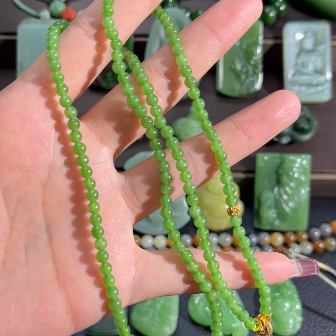 和田玉颈饰未镶嵌苹果绿卡4