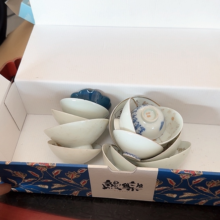 瓷片李*员瓷质品工艺品