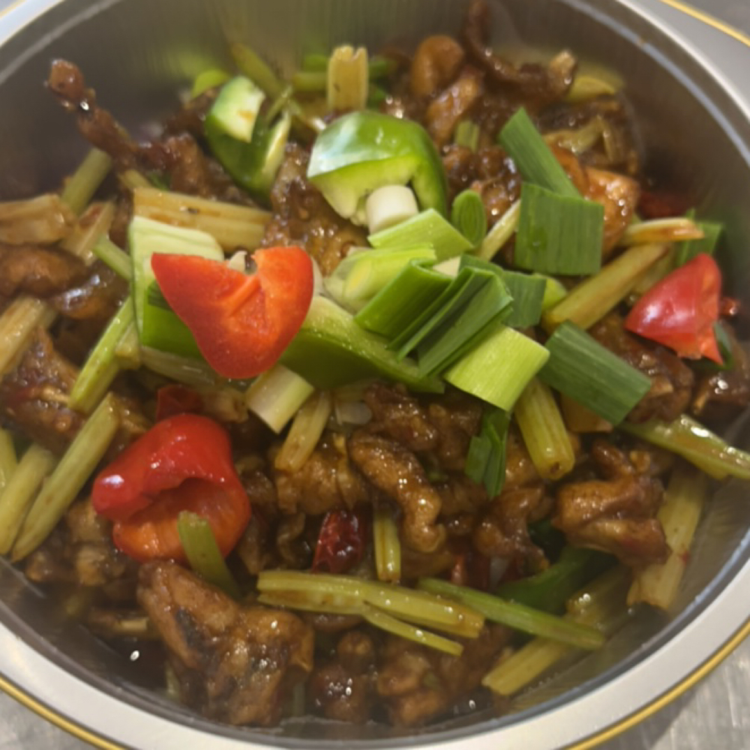 香辣干锅牛蛙（份）（送烫菜）