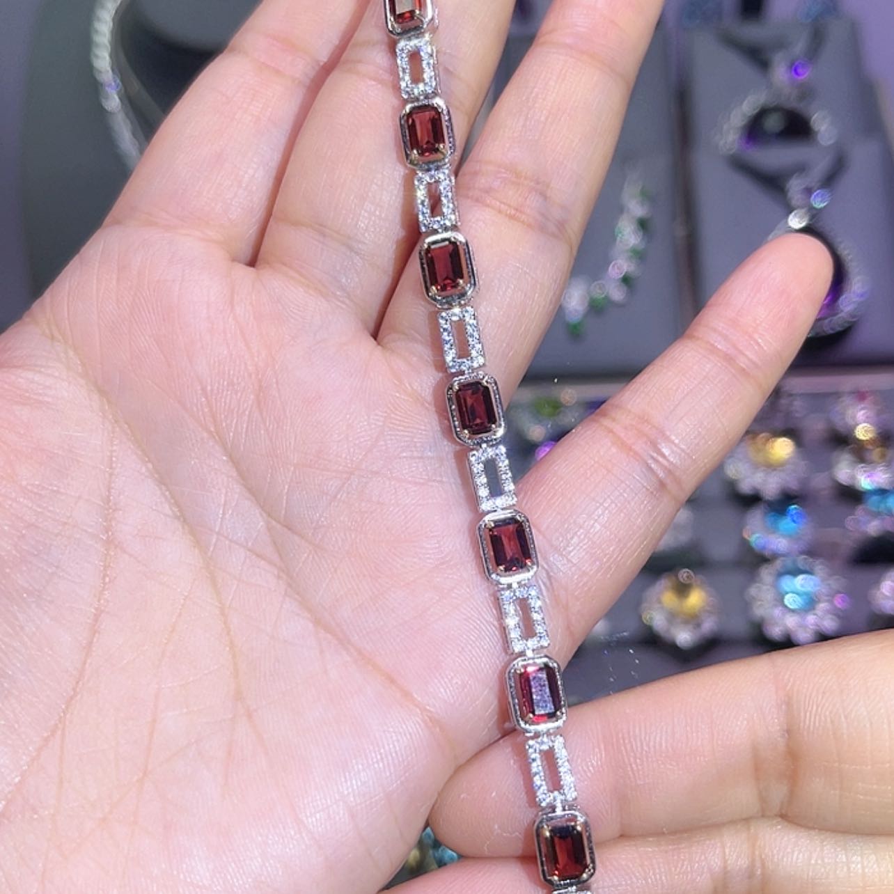 【闪购商品】石榴石手链银S925镶嵌
