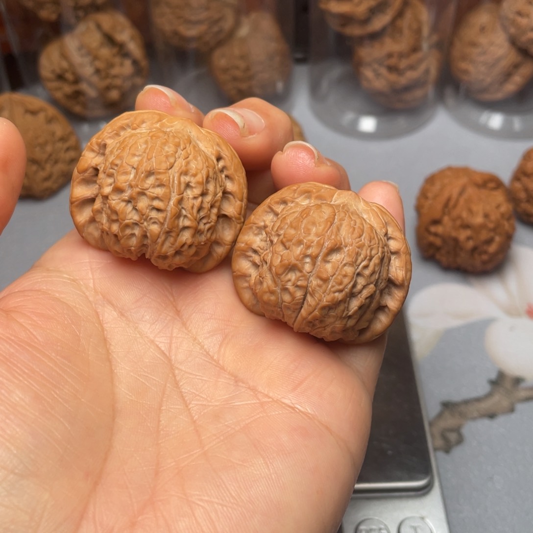 【闪购商品】文玩核桃吊坠、*烬血麒麟………