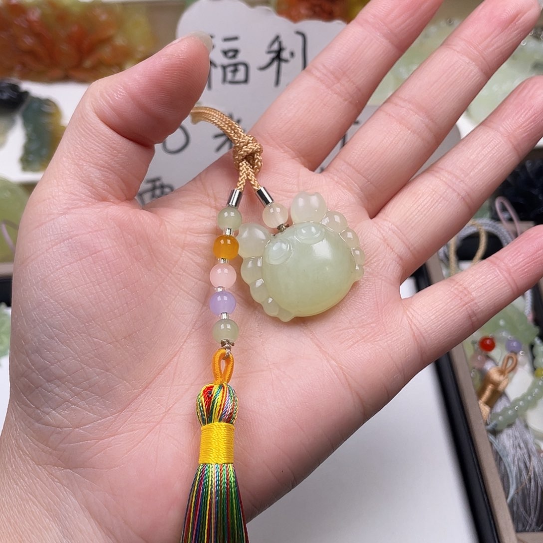 暮***歌蛇纹石玉未镶嵌颈饰