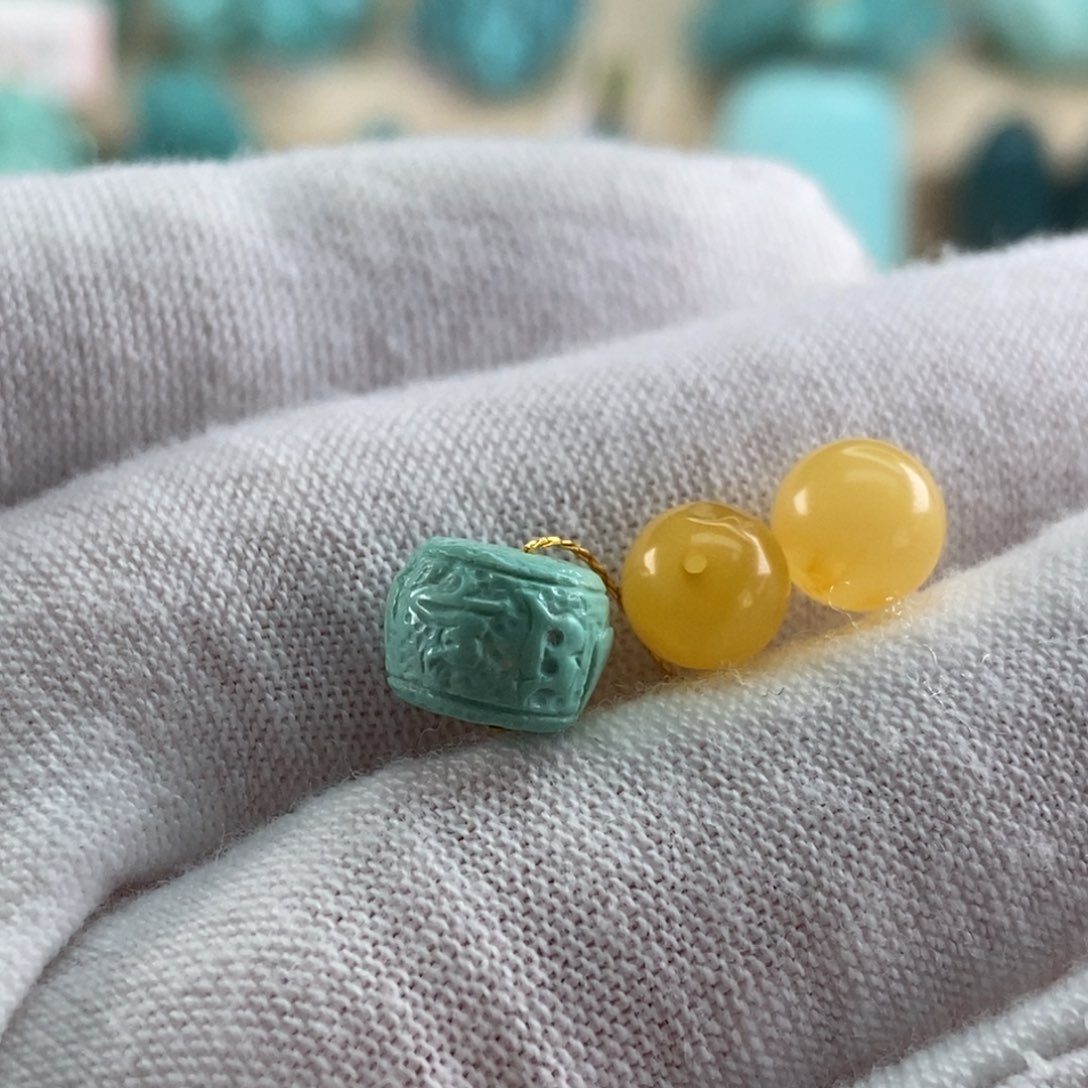 琥珀珠宝奇石未镶嵌