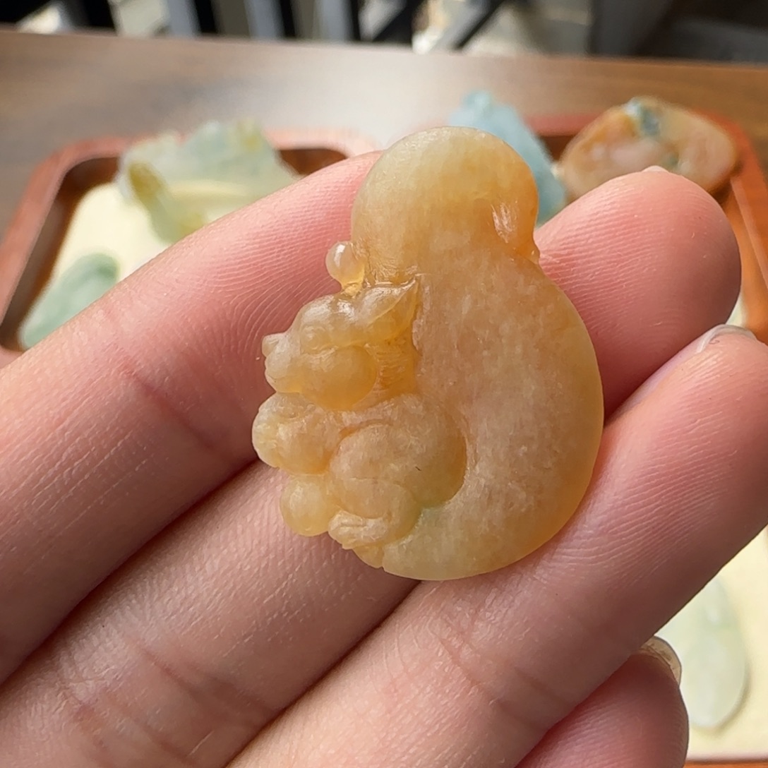 定制翡翠未镶嵌松鼠