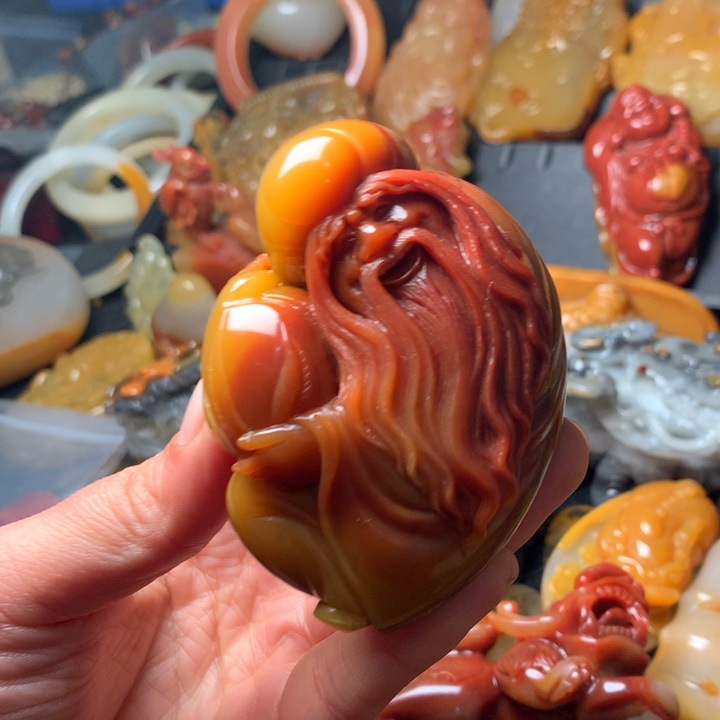 石英质玉（黄龙玉）未镶嵌颈饰