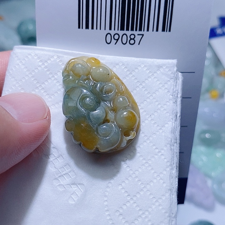 翡翠未镶嵌颈饰天光墟翡翠市场现金代购