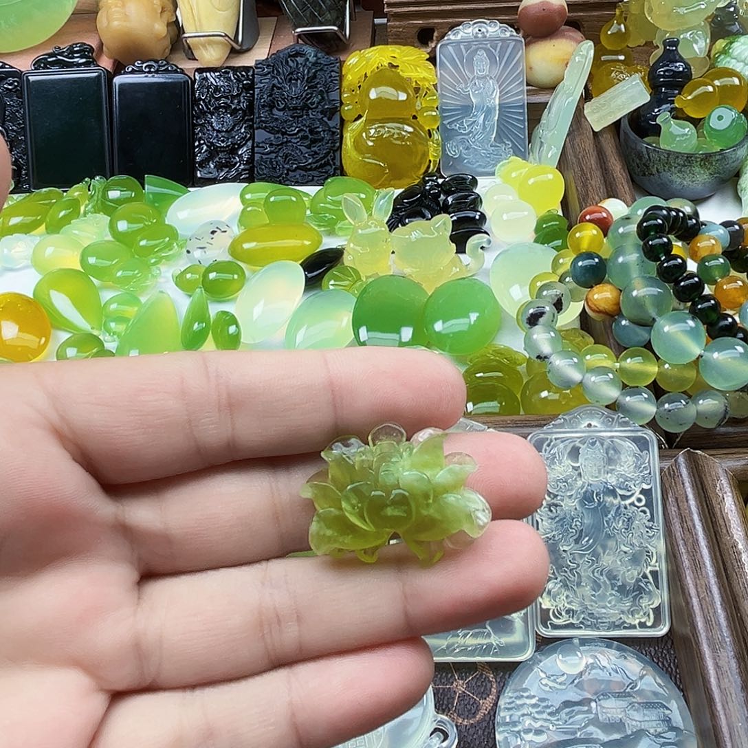 岫玉未镶嵌吊坠(不含链)