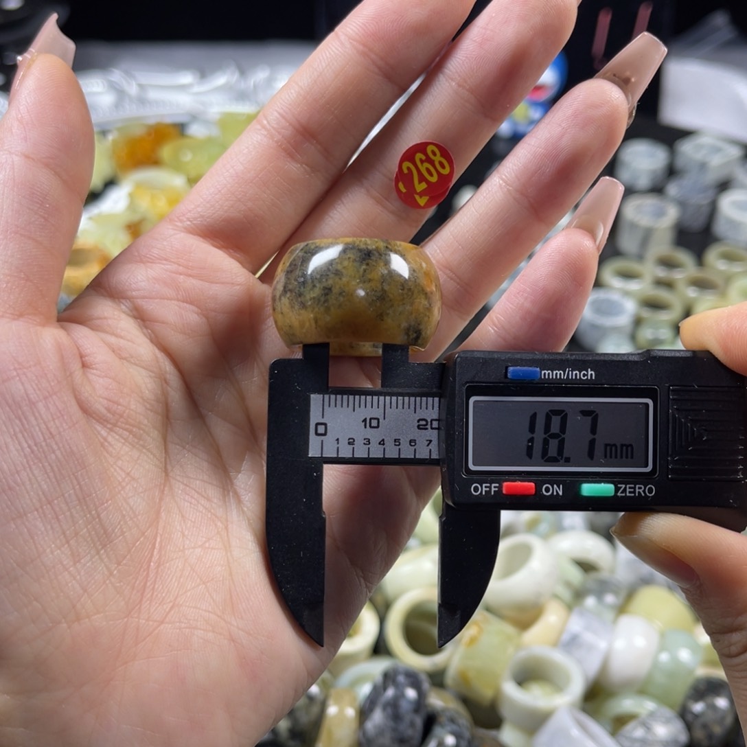 蛇纹石玉未镶嵌戒指