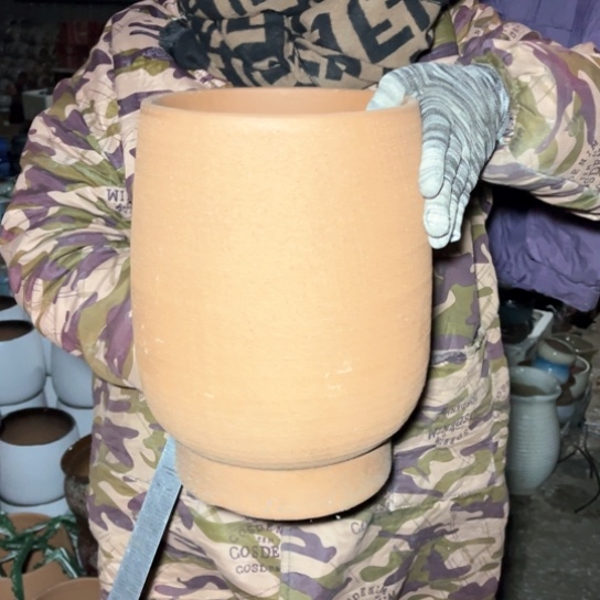 红陶口20高31瑕疵