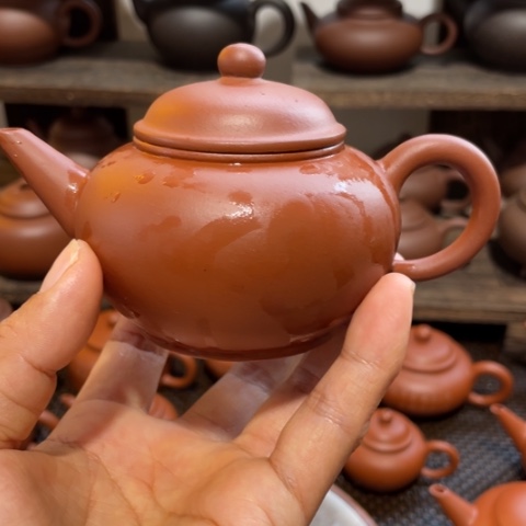 茶壶紫砂老**倒在干嘛。不去