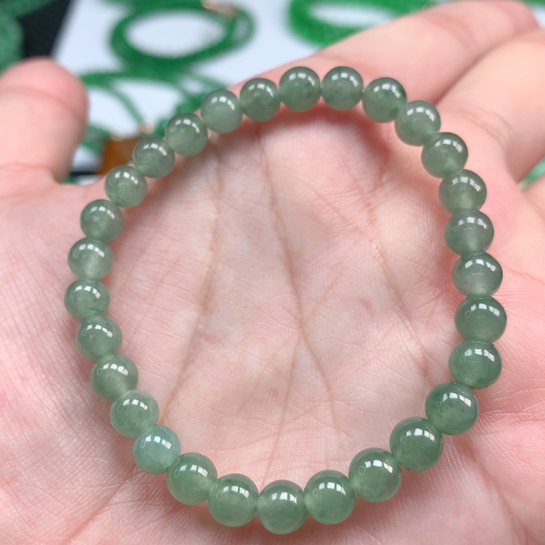 翡翠手链未镶嵌翡翠