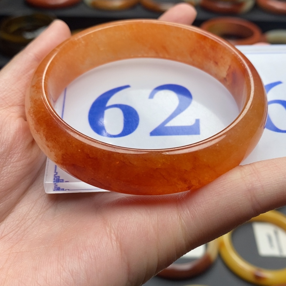 石英质玉（黄龙玉）手镯未镶嵌