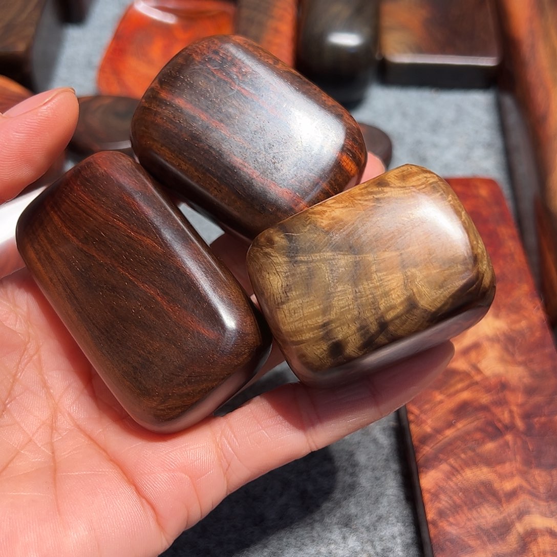 澪***点交趾黄檀（大红酸枝）