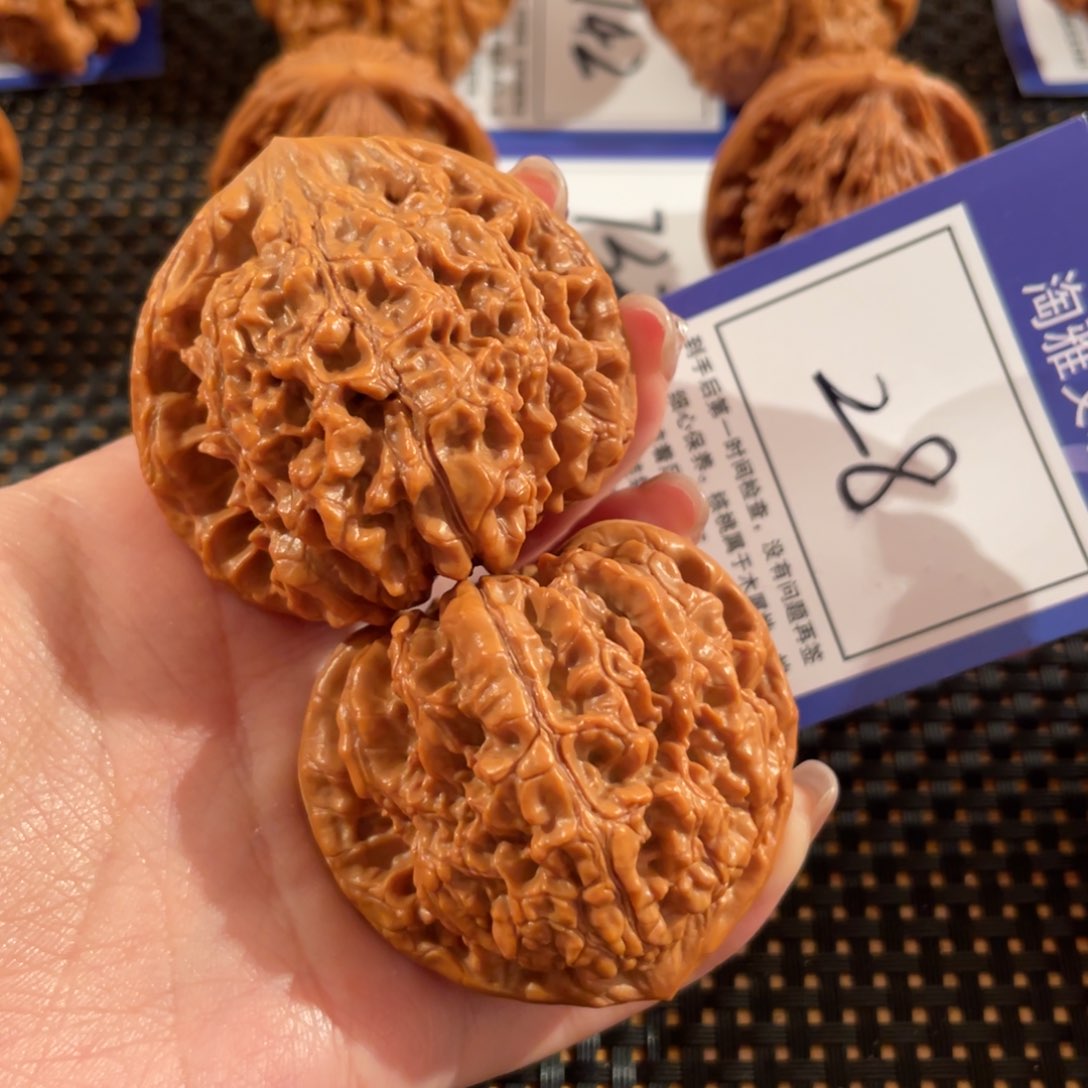 文玩核桃把件28号48尺官帽