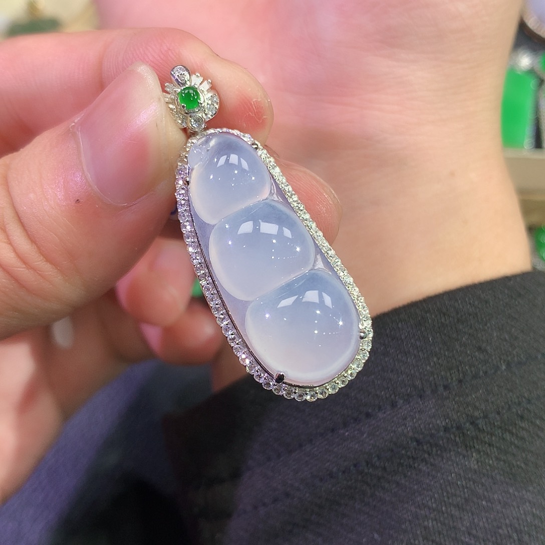 翡翠吊坠(赠链)18K金镶嵌