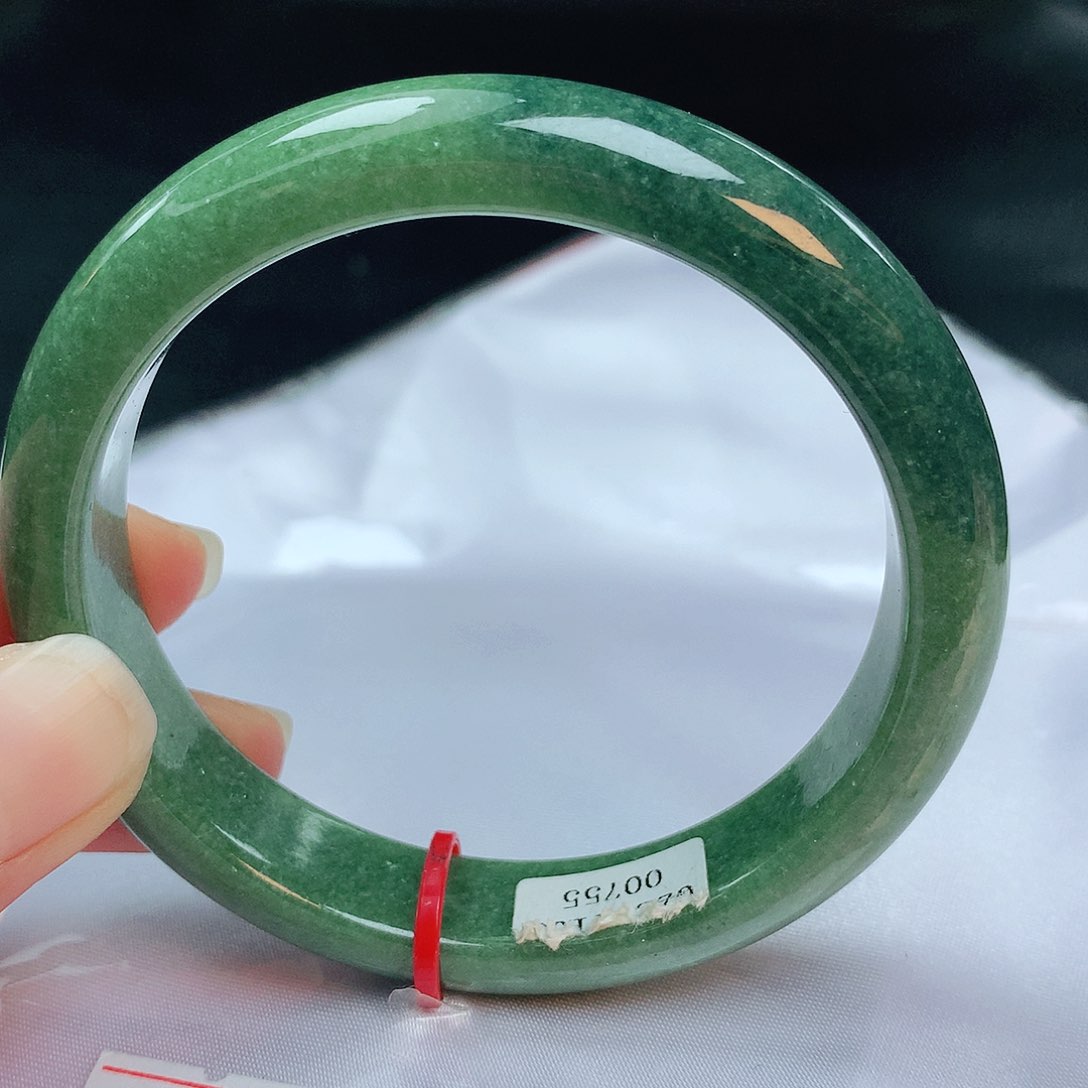 翡翠手镯未镶嵌缅甸天然A货翡翠手镯