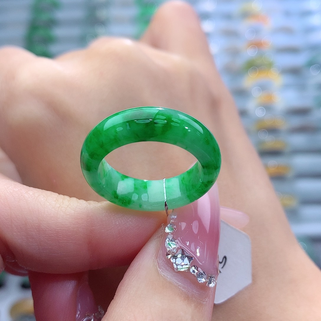 翡翠戒指未镶嵌天然