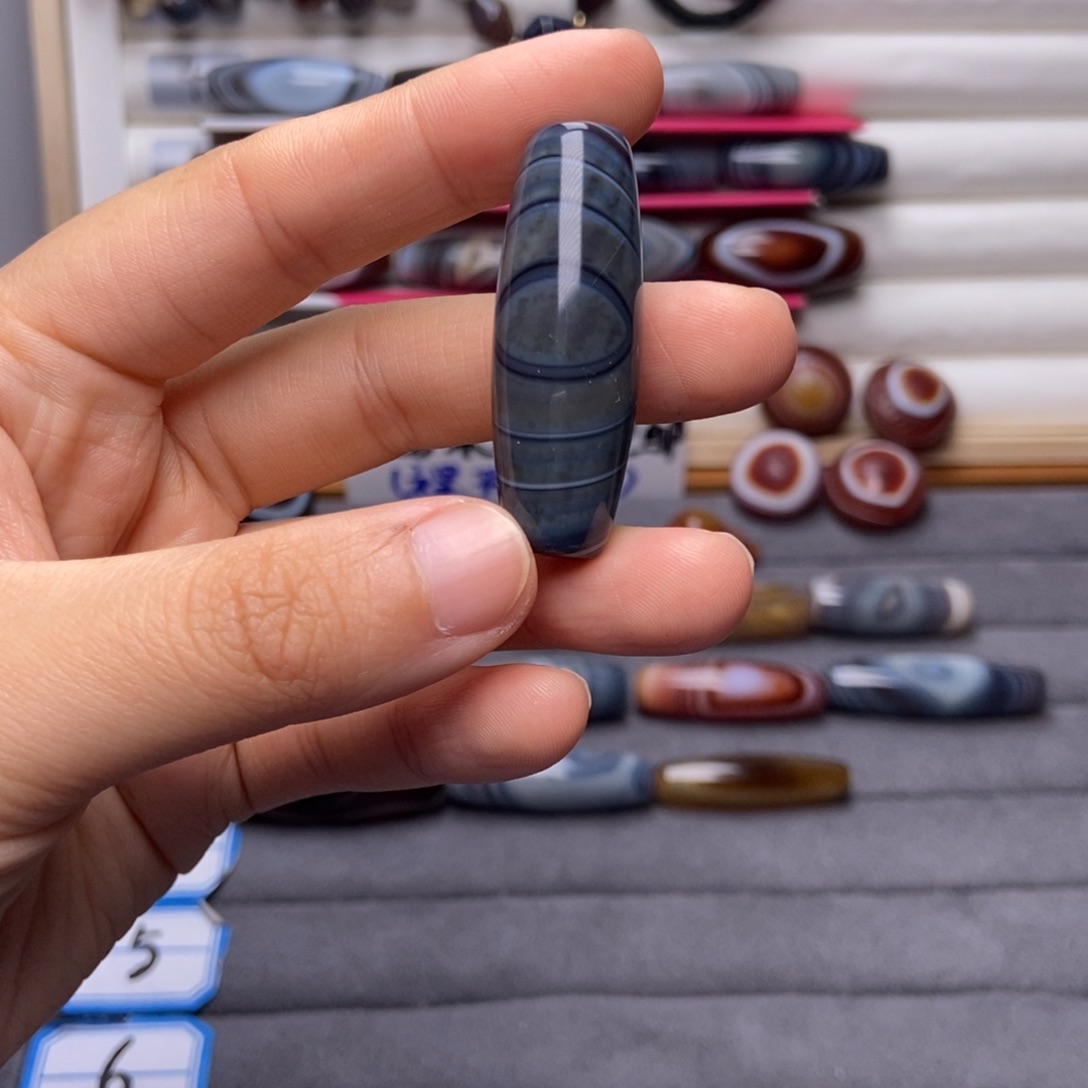 不***九玛瑙/玉髓合金颈饰