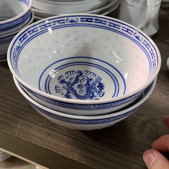 瓷片///////直径15厘米。2个。