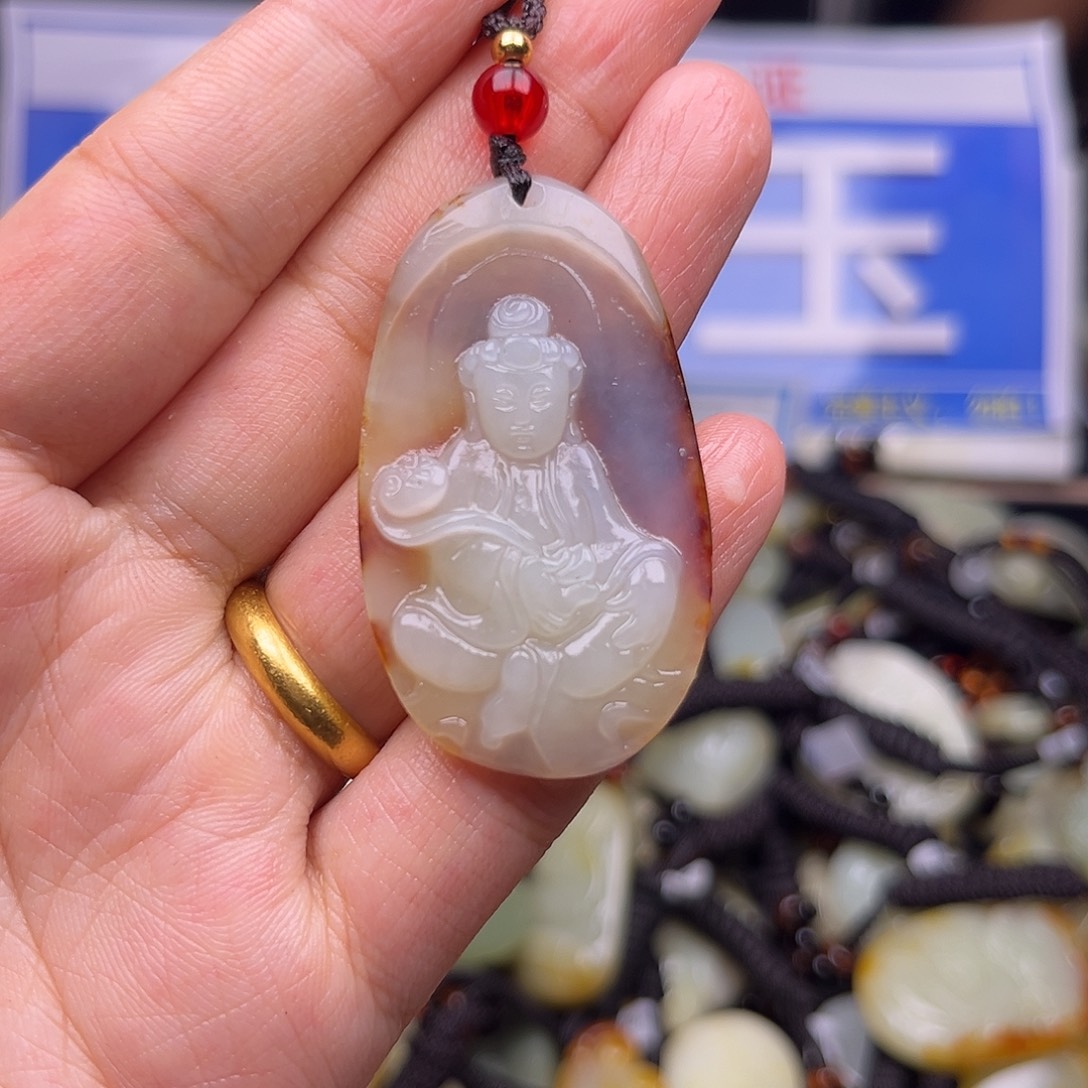 和田玉未镶嵌颈饰