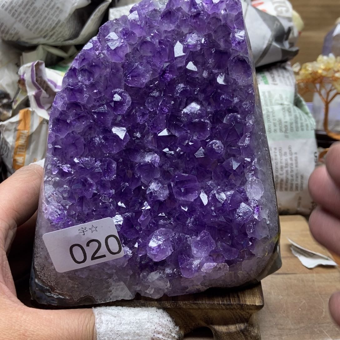 紫晶天然水晶摆件未镶嵌