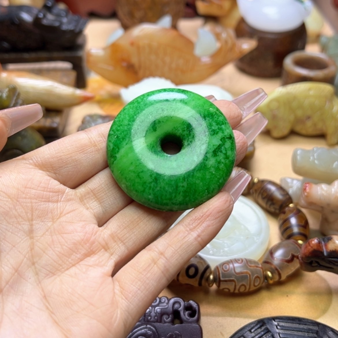 【闪购商品】蛇纹石玉颈饰未镶嵌