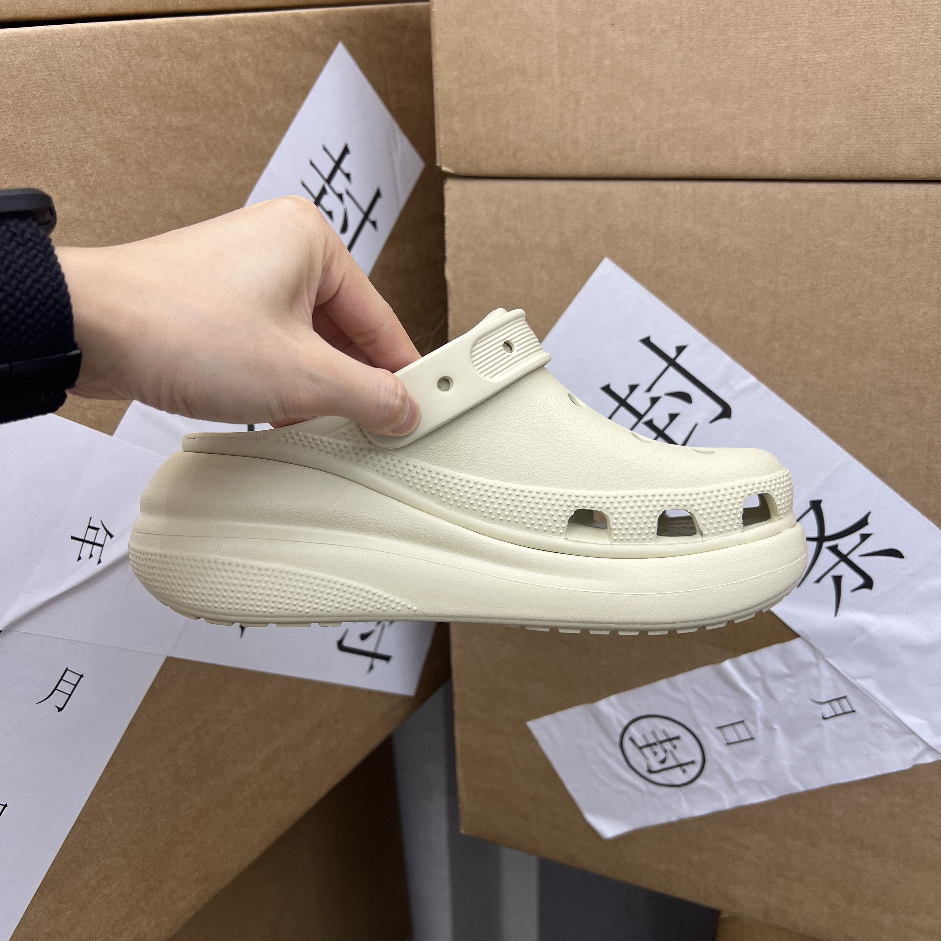 泡芙·云朵·明星·鲸鱼·经典款老老全新未拆封洞洞鞋（取消）