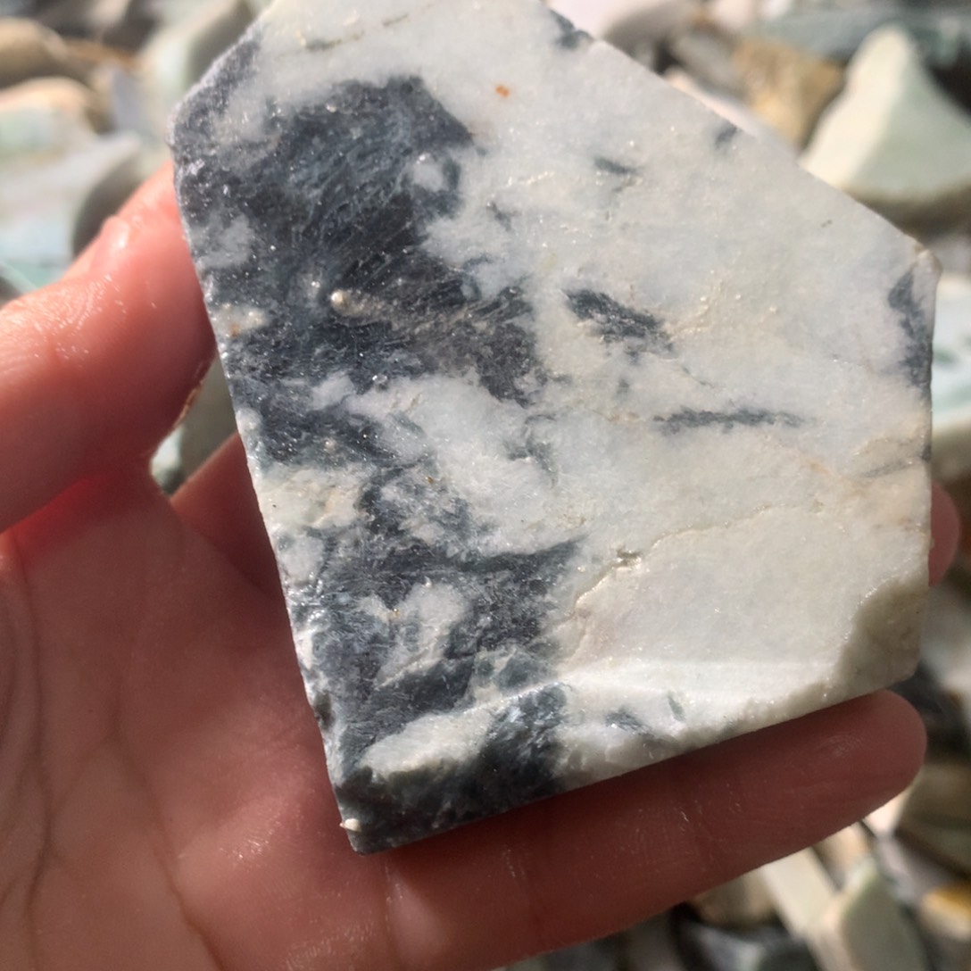 翡翠颈饰未镶嵌缅甸翡翠