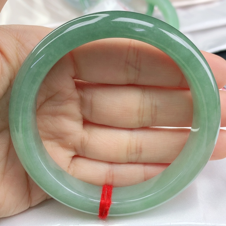 翡翠手镯未镶嵌半山半水58