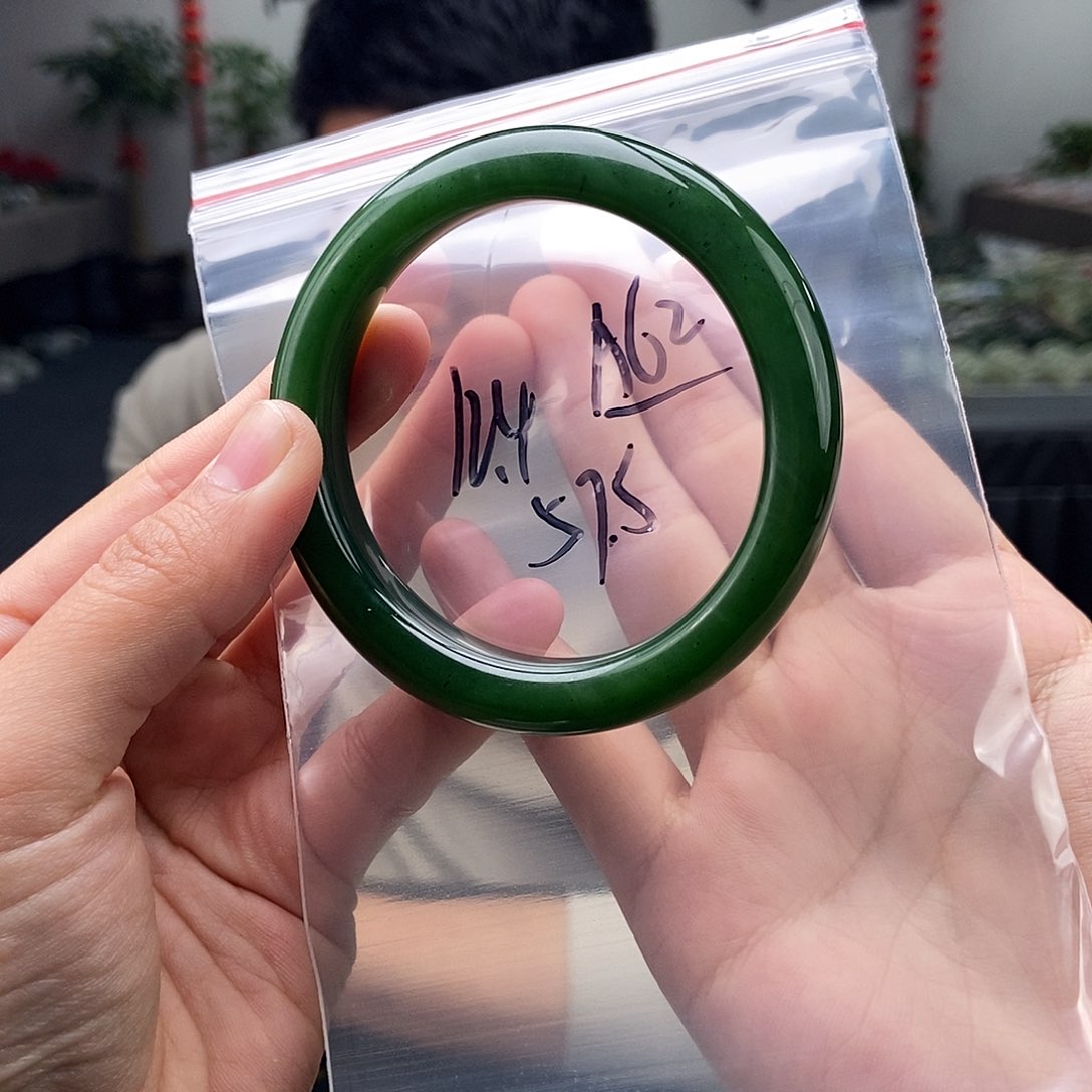 和田玉颜色多样性发拍一发一未镶嵌