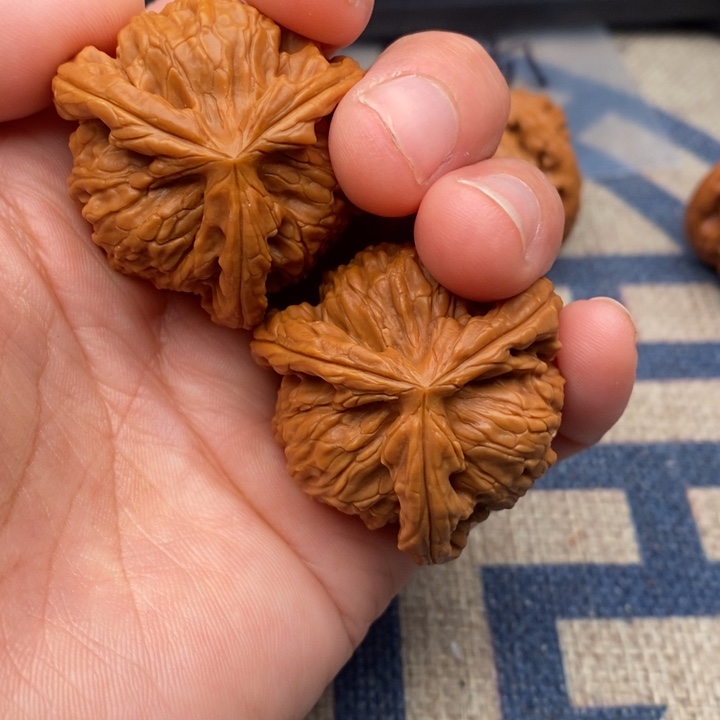 吊坠文玩核桃岸**青三棱