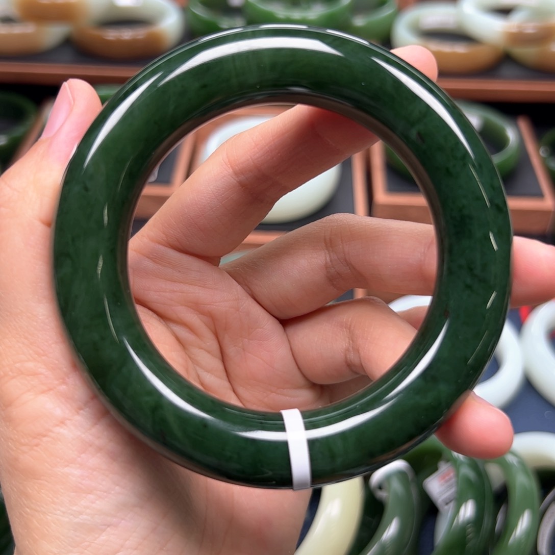 未镶嵌手镯和田玉（碧玉）5859