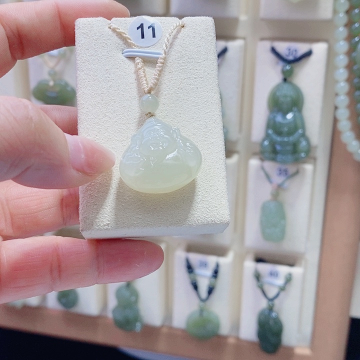 和田玉未镶嵌颈饰