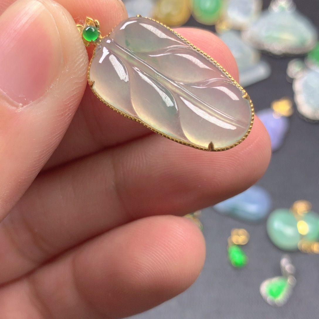 【闪购商品】颈饰18K金镶嵌翡翠翡翠