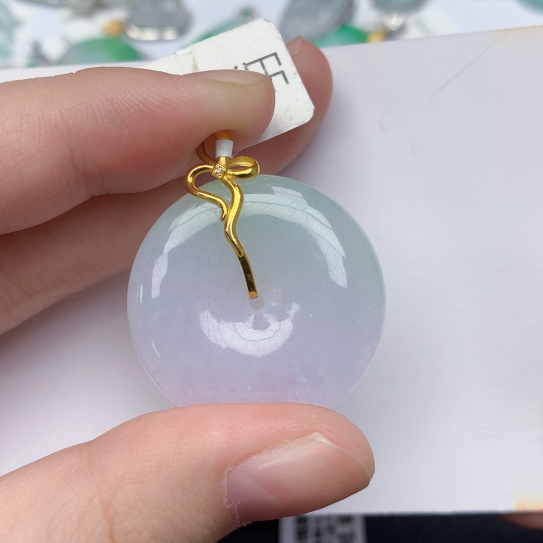 颈饰18K金镶嵌翡翠