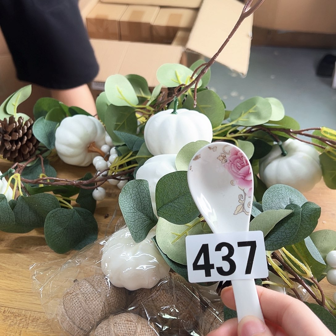 摆件发一盒………………………………………………………………