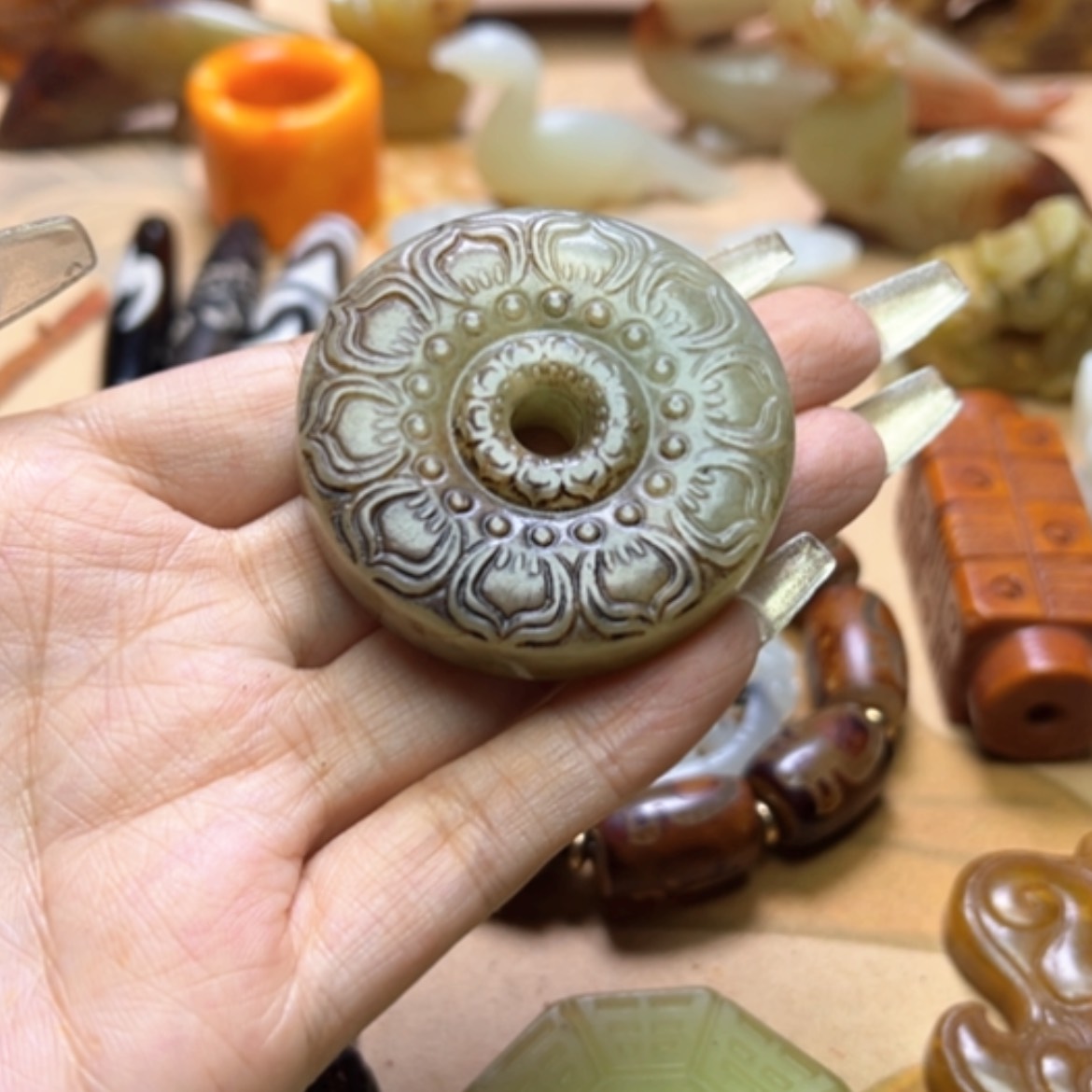 【闪购商品】蛇纹石玉颈饰未镶嵌