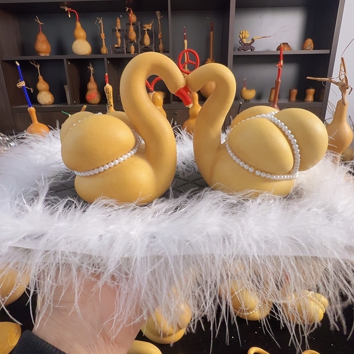 大叶紫檀（黑酸枝木类）锦****绣