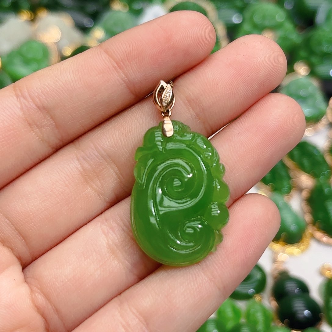 和田玉（碧玉）颈饰18K金镶嵌