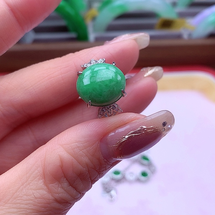 翡翠颈饰银S925镶嵌翡翠