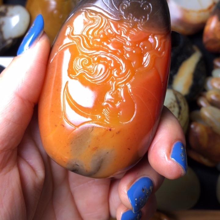 晓***月和田玉未镶嵌珠宝奇石