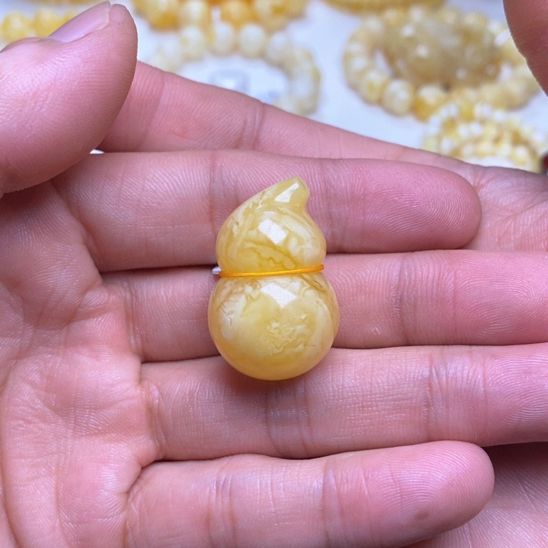 【闪购商品】蜜蜡裸石未镶嵌立体葫芦