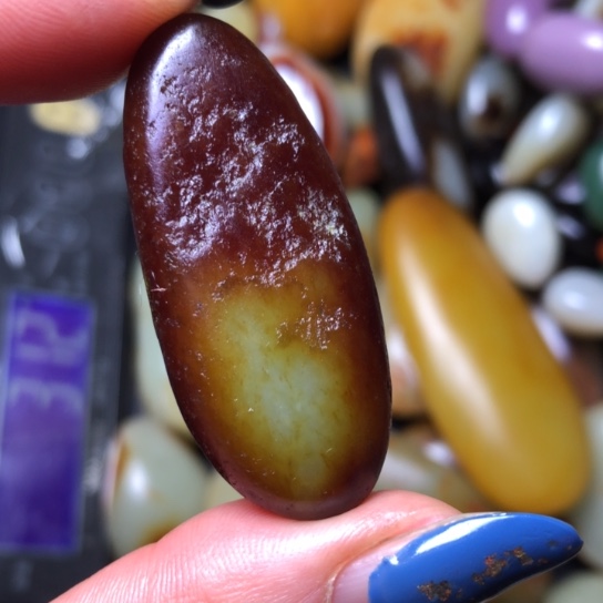 和田玉（翠青玉）未镶嵌珠宝奇石