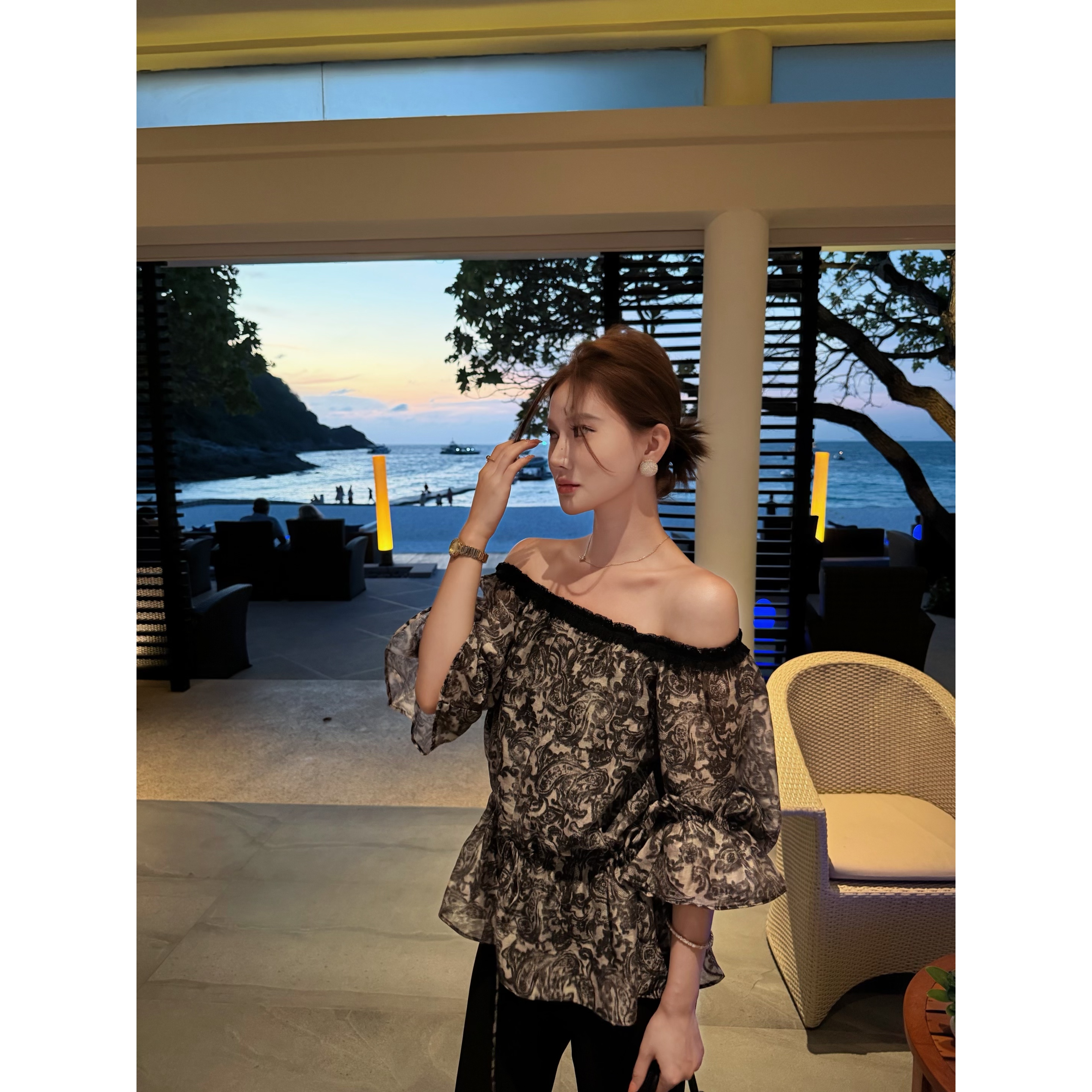 VeeNee•“夜宴”佩斯利花纹天丝抽绳上衣（可不漏肩）VA6C006